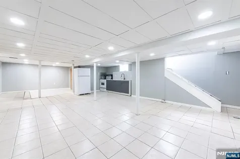34 Kearney Street Lyndhurst NJ 07071