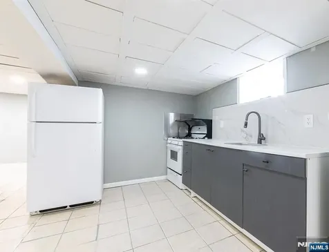 34 Kearney Street Lyndhurst NJ 07071