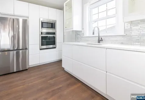 34 Kearney Street Lyndhurst NJ 07071