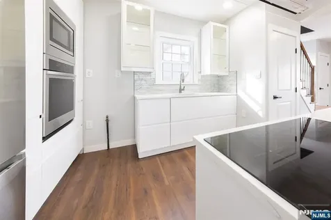 34 Kearney Street Lyndhurst NJ 07071