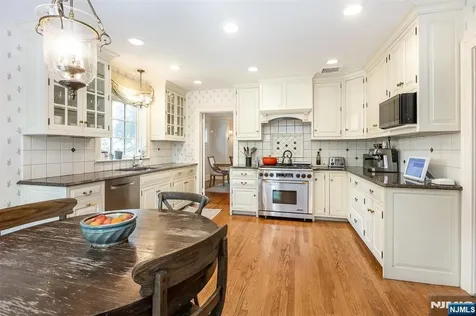 242 Forest Avenue Glen Ridge NJ 07028