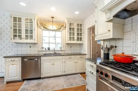 242 Forest Avenue Glen Ridge NJ 07028