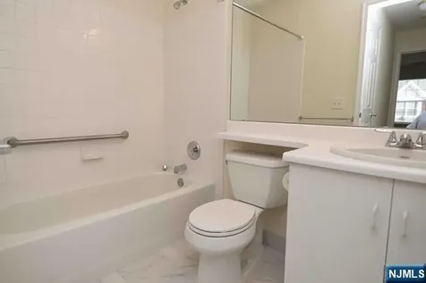1094 Coventry Way Mahwah NJ 07430