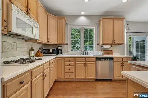 17 Cromwell Drive Chester Township NJ 07930