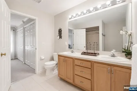 17 Cromwell Drive Chester Township NJ 07930