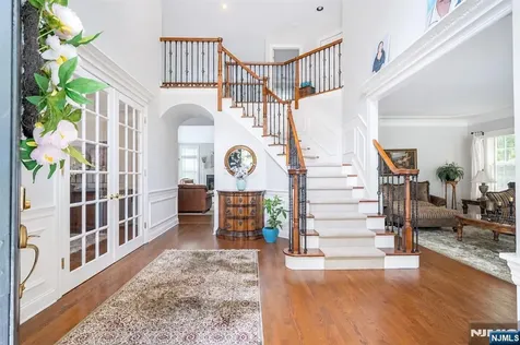 17 Cromwell Drive Chester Township NJ 07930