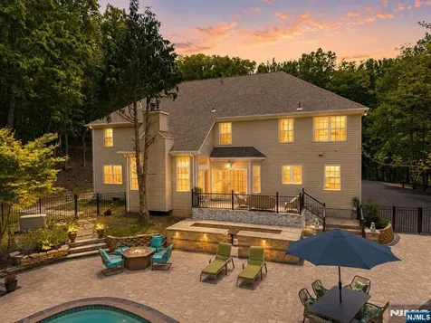 17 Cromwell Drive Chester Township NJ 07930