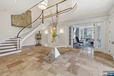 29 Mcgrath Drive Cresskill NJ 07626
