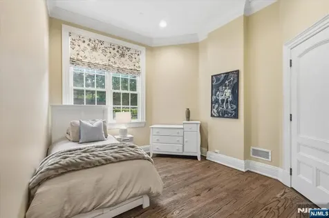 29 Mcgrath Drive Cresskill NJ 07626