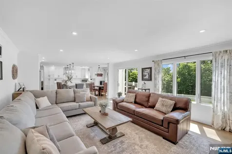22 Fox Boro Road Wayne NJ 07470