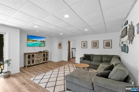 22 Fox Boro Road Wayne NJ 07470