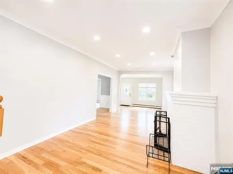 24 Sunderland Avenue Rutherford NJ 07070
