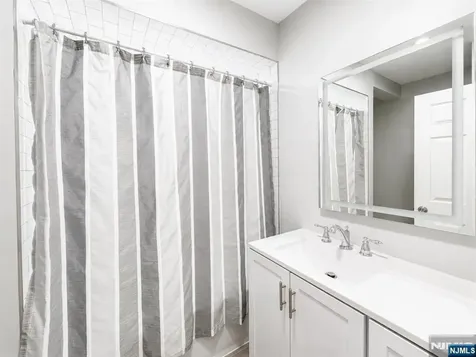 24 Sunderland Avenue Rutherford NJ 07070