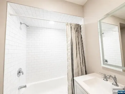 24 Sunderland Avenue Rutherford NJ 07070