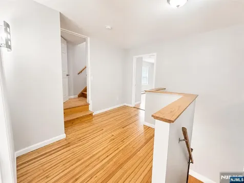 24 Sunderland Avenue Rutherford NJ 07070