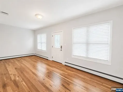 24 Sunderland Avenue Rutherford NJ 07070