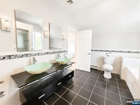 24 Sunderland Avenue Rutherford NJ 07070