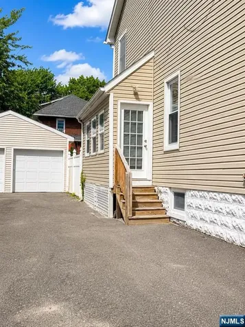 24 Sunderland Avenue Rutherford NJ 07070