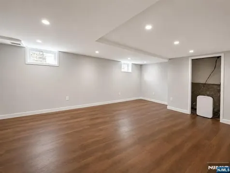 24 Sunderland Avenue Rutherford NJ 07070