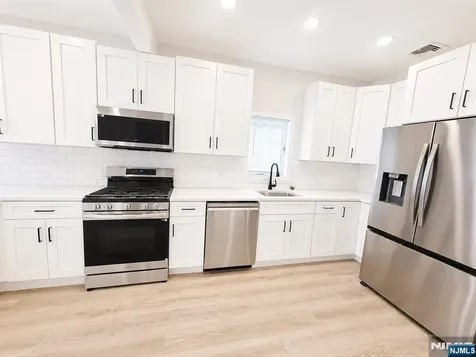24 Sunderland Avenue Rutherford NJ 07070