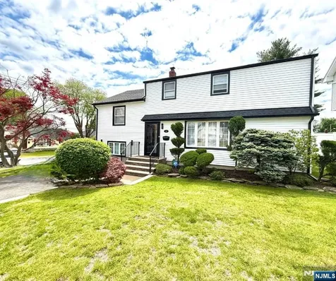44 Leonhardt Court Saddle Brook NJ 07663