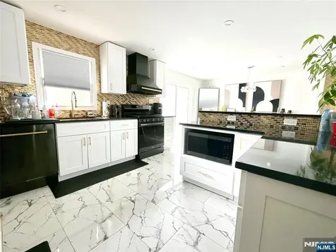 44 Leonhardt Court Saddle Brook NJ 07663