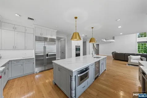 146 Stuart Street Paramus NJ 07652