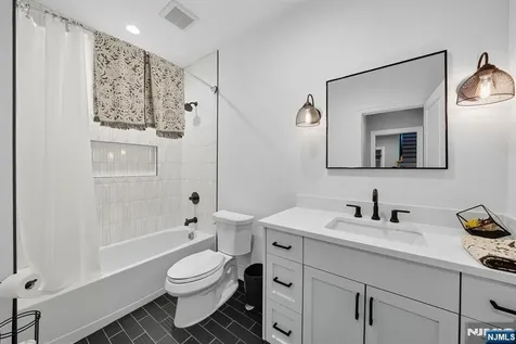 146 Stuart Street Paramus NJ 07652