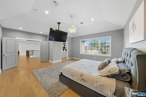 146 Stuart Street Paramus NJ 07652