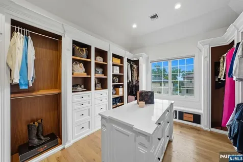 146 Stuart Street Paramus NJ 07652