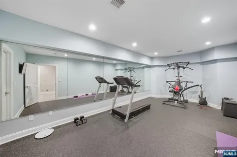 146 Stuart Street Paramus NJ 07652