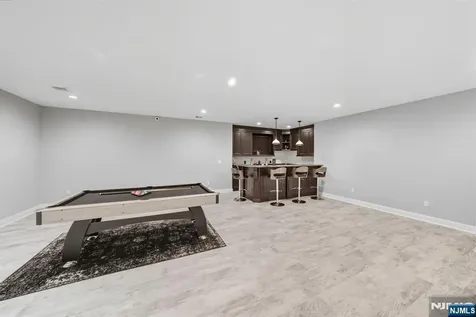 146 Stuart Street Paramus NJ 07652