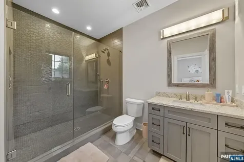 146 Stuart Street Paramus NJ 07652