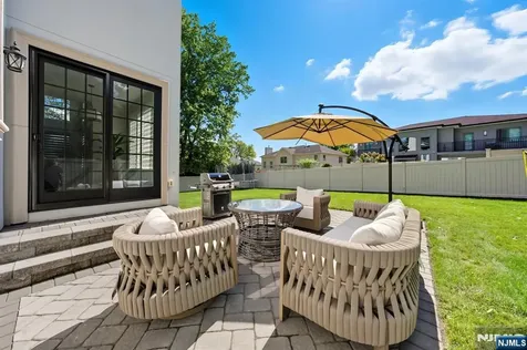 146 Stuart Street Paramus NJ 07652
