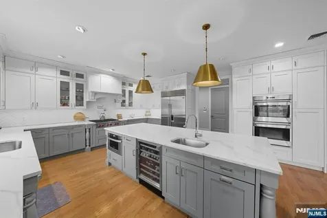 146 Stuart Street Paramus NJ 07652