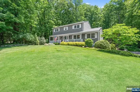 33 Chris Terrace Ringwood NJ 07456