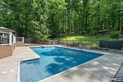 33 Chris Terrace Ringwood NJ 07456