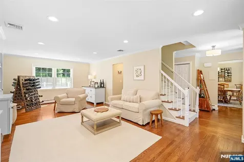 33 Chris Terrace Ringwood NJ 07456