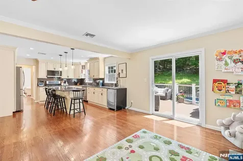 33 Chris Terrace Ringwood NJ 07456