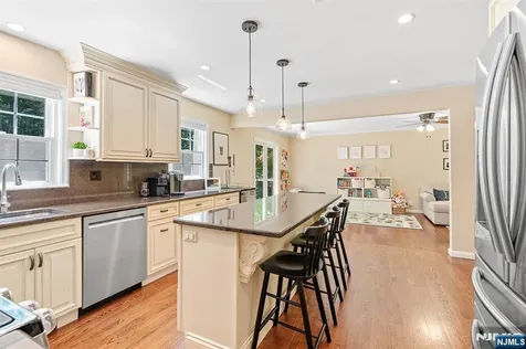 33 Chris Terrace Ringwood NJ 07456