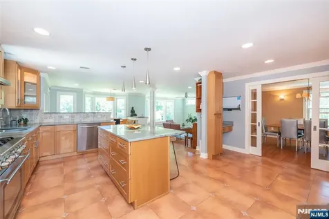 591 Highland Avenue Montclair NJ 07043
