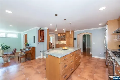 591 Highland Avenue Montclair NJ 07043