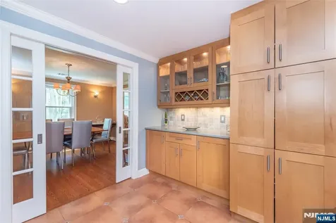591 Highland Avenue Montclair NJ 07043