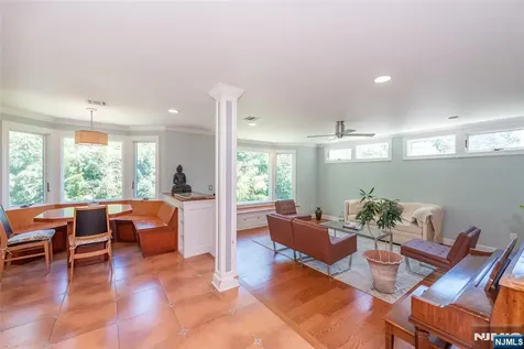 591 Highland Avenue Montclair NJ 07043