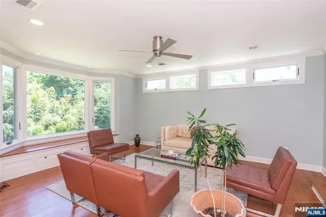 591 Highland Avenue Montclair NJ 07043