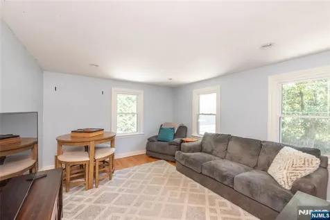 591 Highland Avenue Montclair NJ 07043