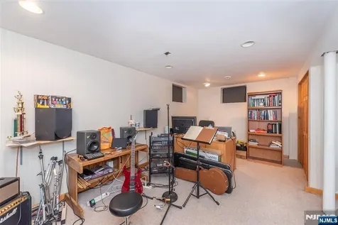 591 Highland Avenue Montclair NJ 07043