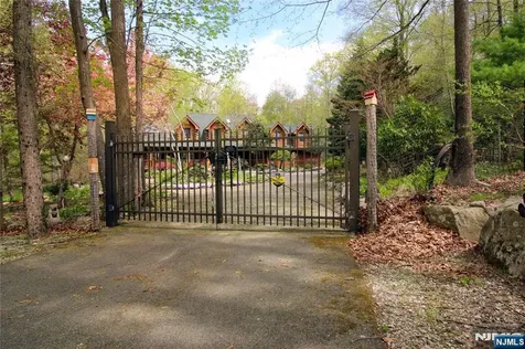 31 Kent Road Newton NJ 07860