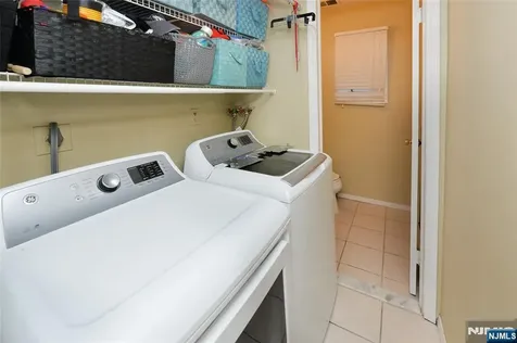 85 Primrose Lane Paramus NJ 07652
