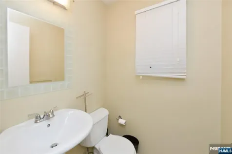 85 Primrose Lane Paramus NJ 07652